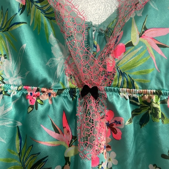 Victoria secret paradise floral silk and lace romper lingerie - Picture 2 of 3